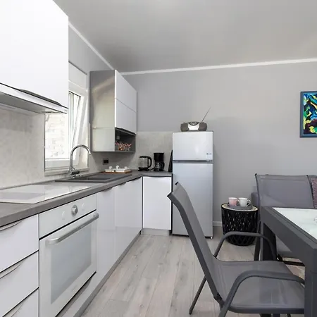 Apartment Odore Di Mare With Beautiful Garden Krk Town