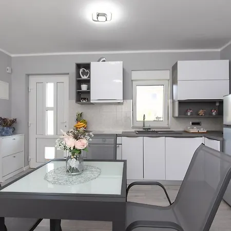 Apartment Odore Di Mare With Beautiful Garden